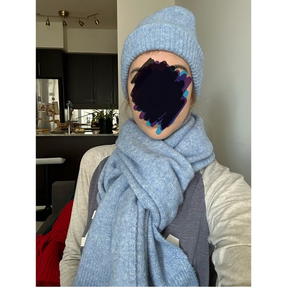 RW&CO scarf and hat - Picture 5 of 5